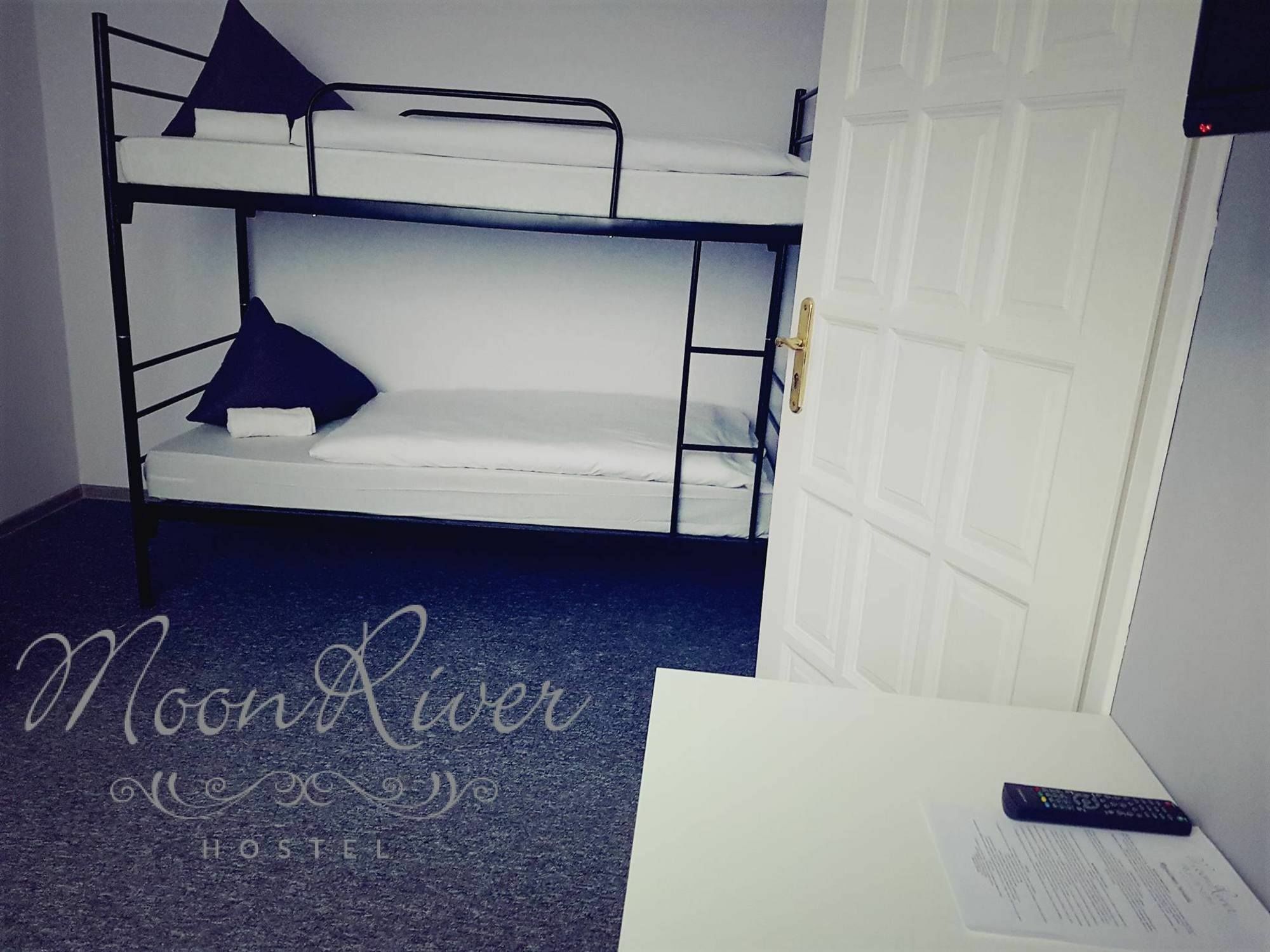 Moonriver Inn Warsaw Luaran gambar