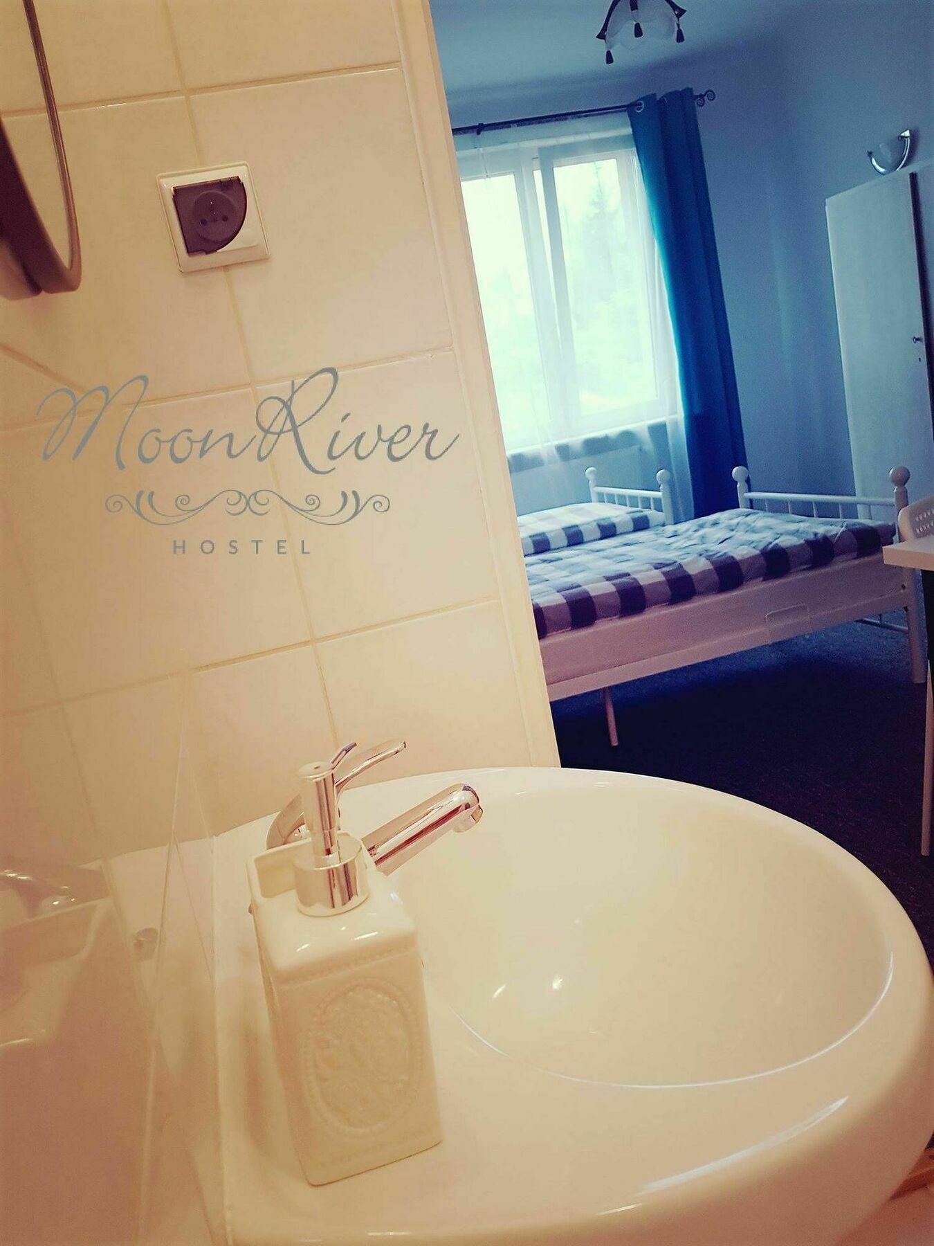 Moonriver Inn Warsaw Luaran gambar